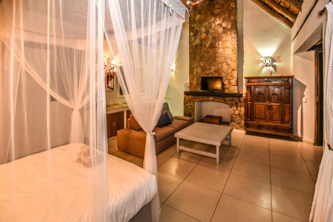 Leopard'S Lair Bush Lodge Hoedspruit Exteriör bild