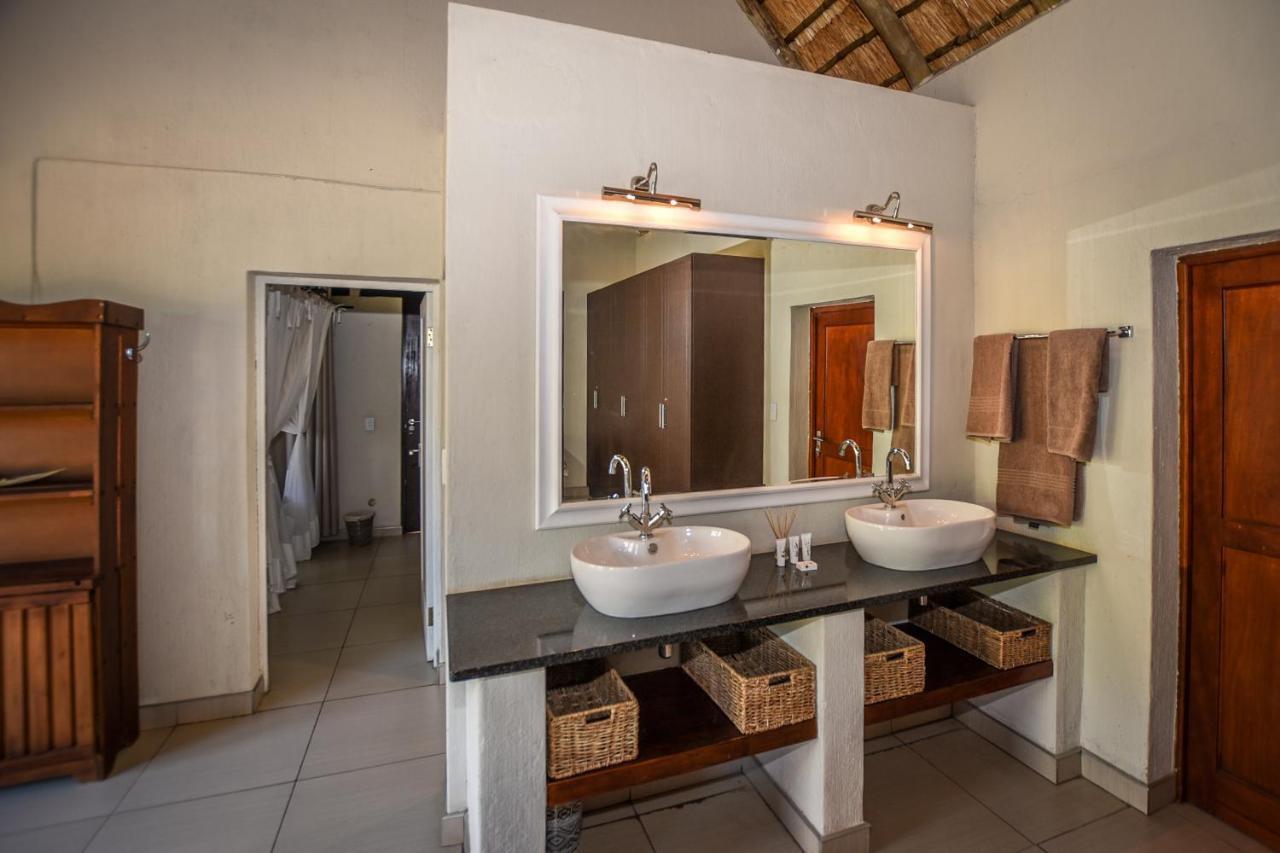 Leopard'S Lair Bush Lodge Hoedspruit Exteriör bild