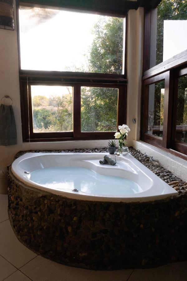 Leopard'S Lair Bush Lodge Hoedspruit Exteriör bild