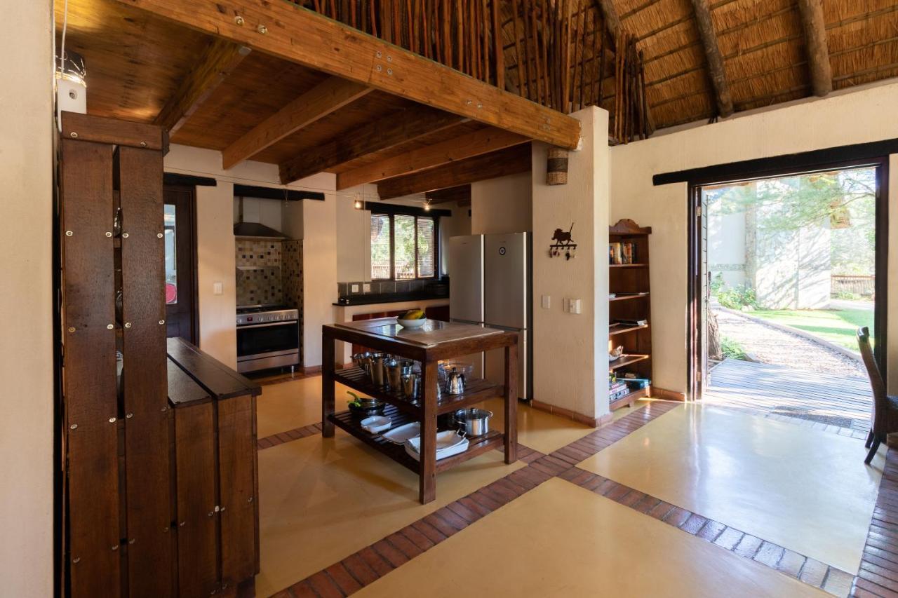 Leopard'S Lair Bush Lodge Hoedspruit Exteriör bild